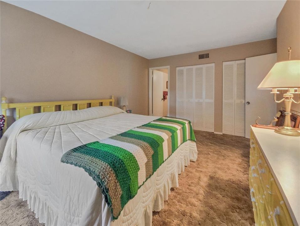 На продажу: $117,000 (2 спален, 2 ванн, 1138 Квадратных фут)