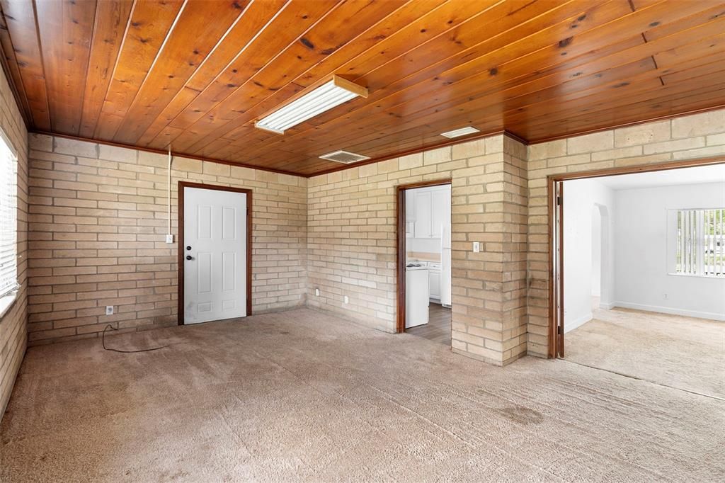 出租: $2,100 (3 贝兹, 2 浴室, 1424 平方英尺)