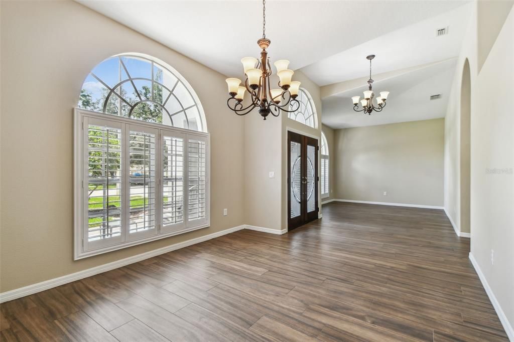 En Venta: $899,900 (4 camas, 3 baños, 3318 Pies cuadrados)