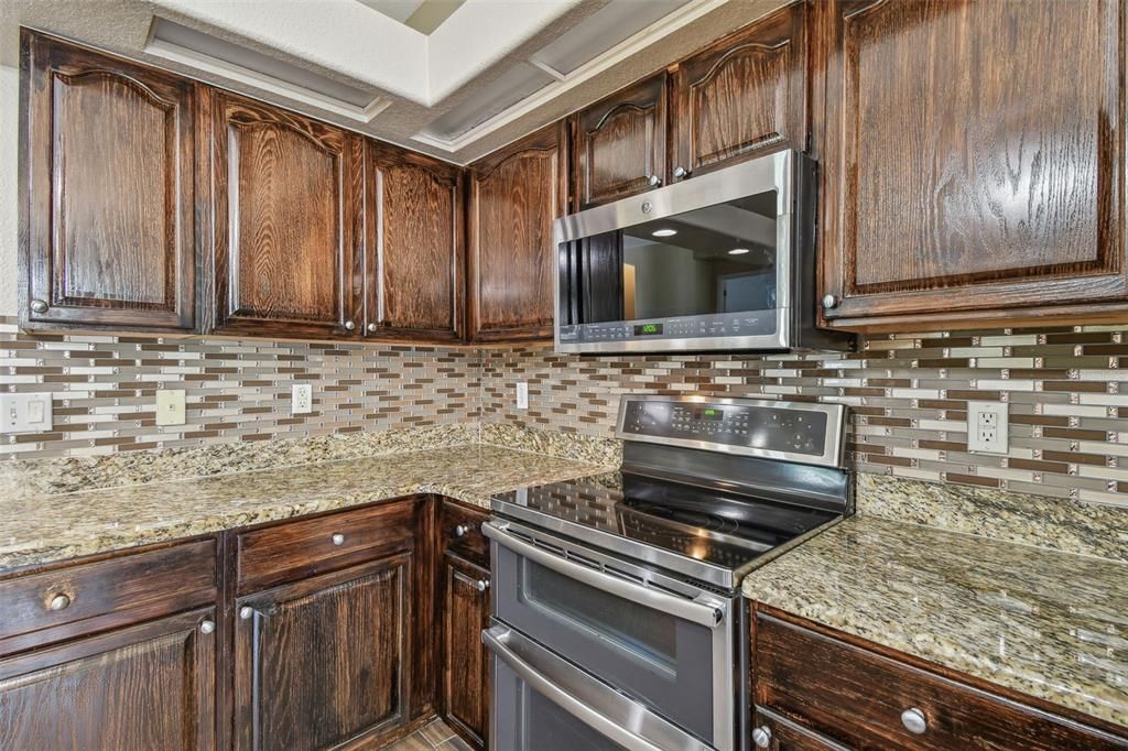 En Venta: $899,900 (4 camas, 3 baños, 3318 Pies cuadrados)