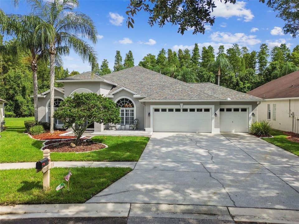 En Venta: $899,900 (4 camas, 3 baños, 3318 Pies cuadrados)