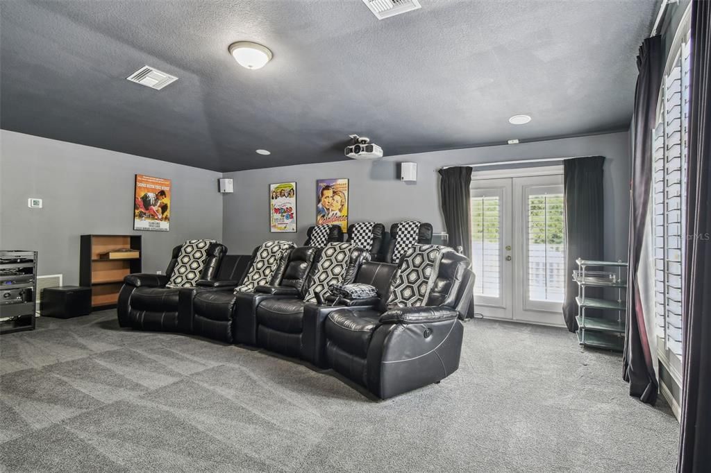 En Venta: $899,900 (4 camas, 3 baños, 3318 Pies cuadrados)