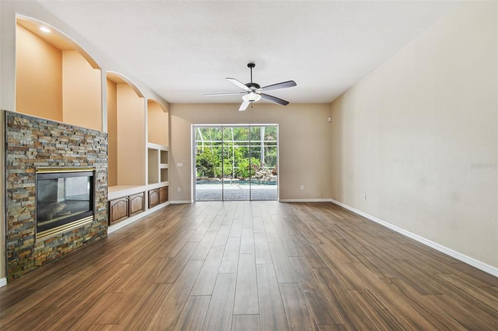 En Venta: $899,900 (4 camas, 3 baños, 3318 Pies cuadrados)