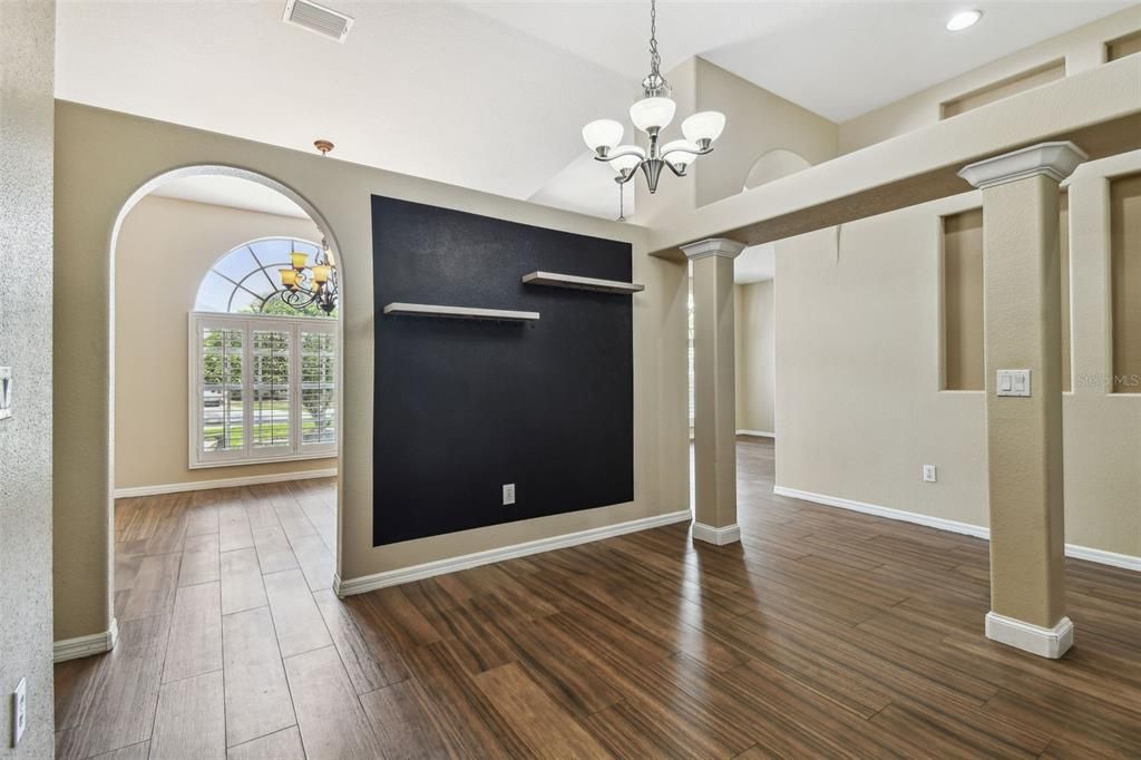 En Venta: $899,900 (4 camas, 3 baños, 3318 Pies cuadrados)