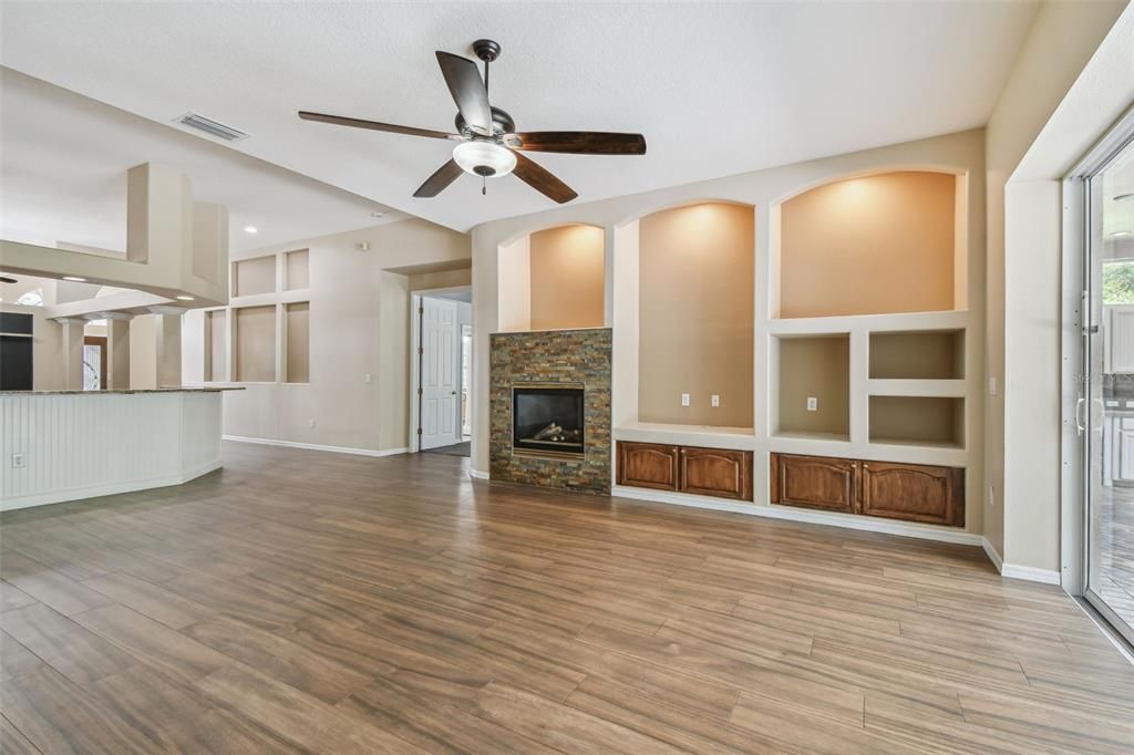 En Venta: $899,900 (4 camas, 3 baños, 3318 Pies cuadrados)