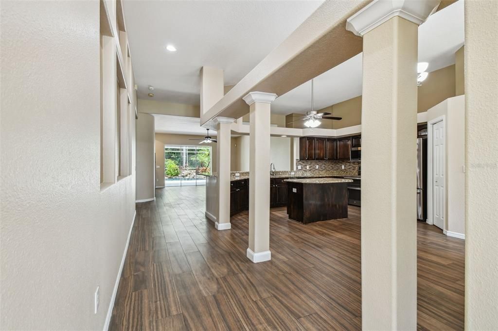 En Venta: $899,900 (4 camas, 3 baños, 3318 Pies cuadrados)