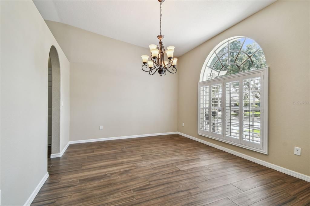 En Venta: $899,900 (4 camas, 3 baños, 3318 Pies cuadrados)