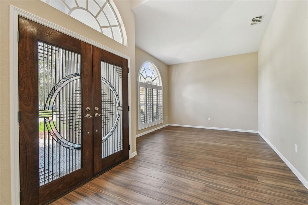 En Venta: $899,900 (4 camas, 3 baños, 3318 Pies cuadrados)