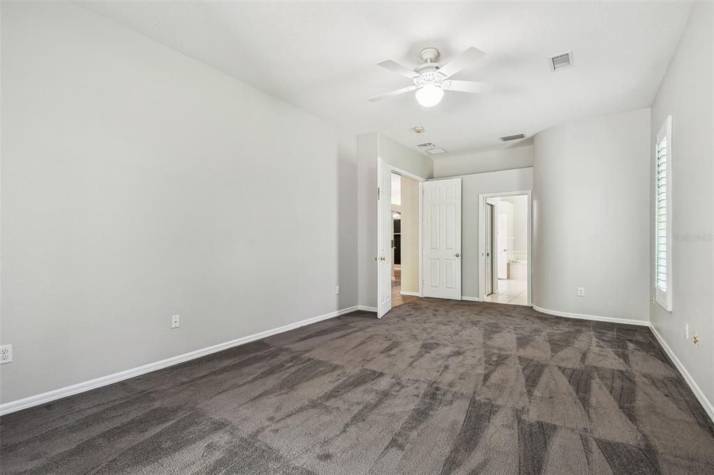 En Venta: $899,900 (4 camas, 3 baños, 3318 Pies cuadrados)