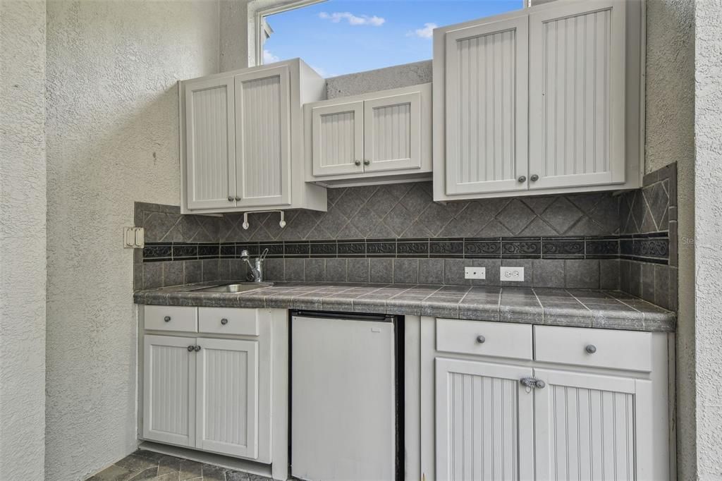 En Venta: $899,900 (4 camas, 3 baños, 3318 Pies cuadrados)