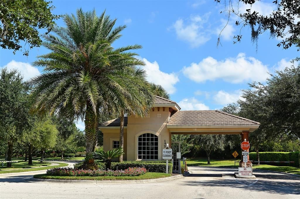 For Sale: $699,900 (4 beds, 3 baths, 2464 Square Feet)