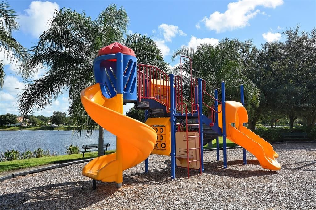 For Sale: $699,900 (4 beds, 3 baths, 2464 Square Feet)