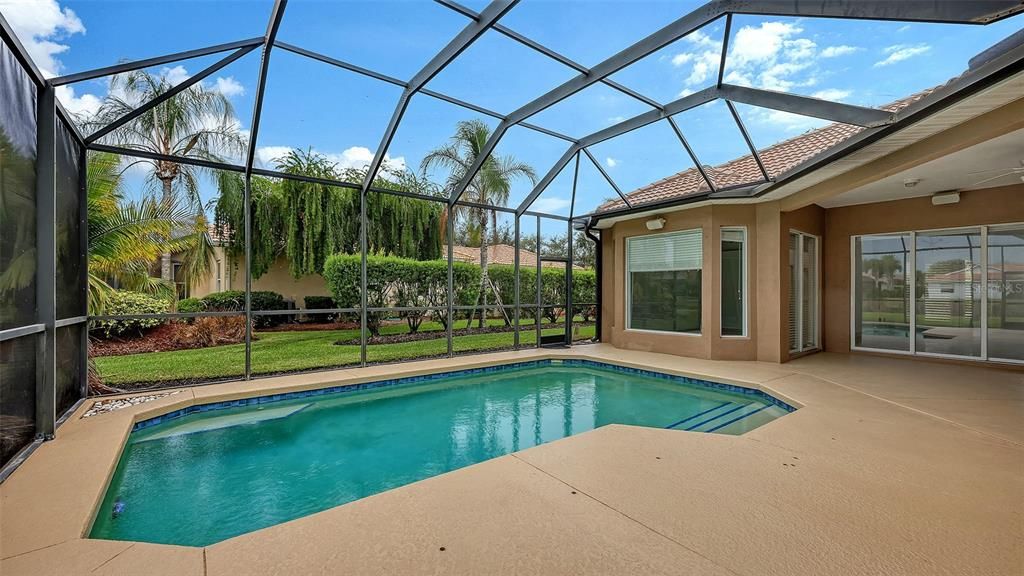 For Sale: $699,900 (4 beds, 3 baths, 2464 Square Feet)