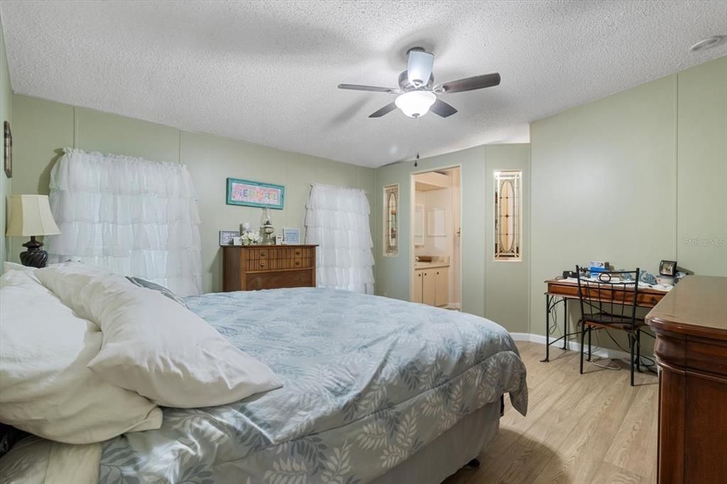 待售: $189,900 (2 贝兹, 2 浴室, 1568 平方英尺)