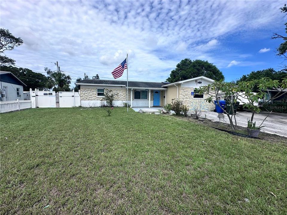 Recently Sold: $280,000 (3 beds, 2 baths, 1238 Square Feet)
