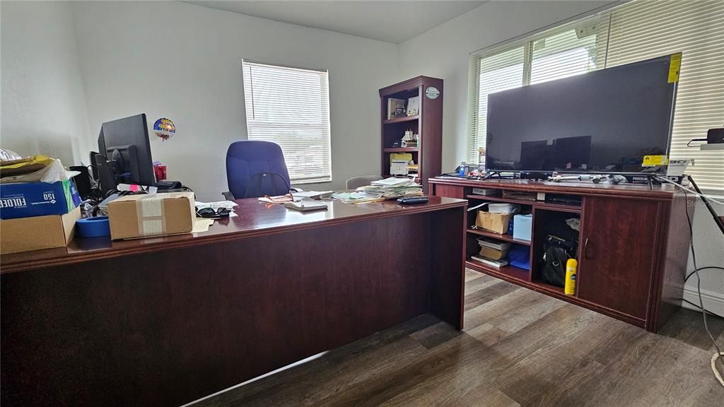 待售: $1,200,000 (0 贝兹, 0 浴室, 816 平方英尺)