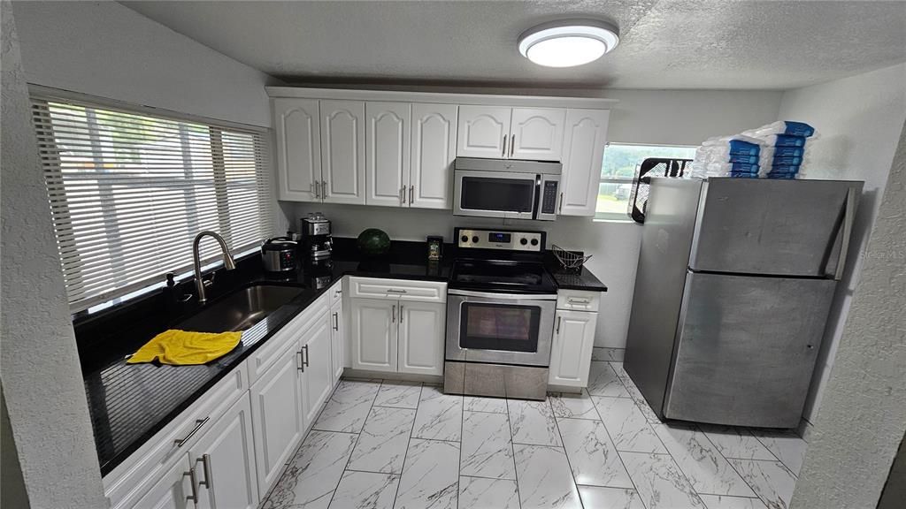 待售: $1,200,000 (0 贝兹, 0 浴室, 816 平方英尺)