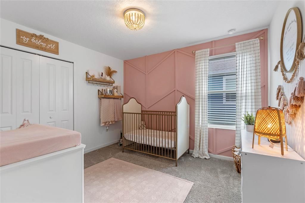 合同活跃: $379,000 (4 贝兹, 2 浴室, 1892 平方英尺)