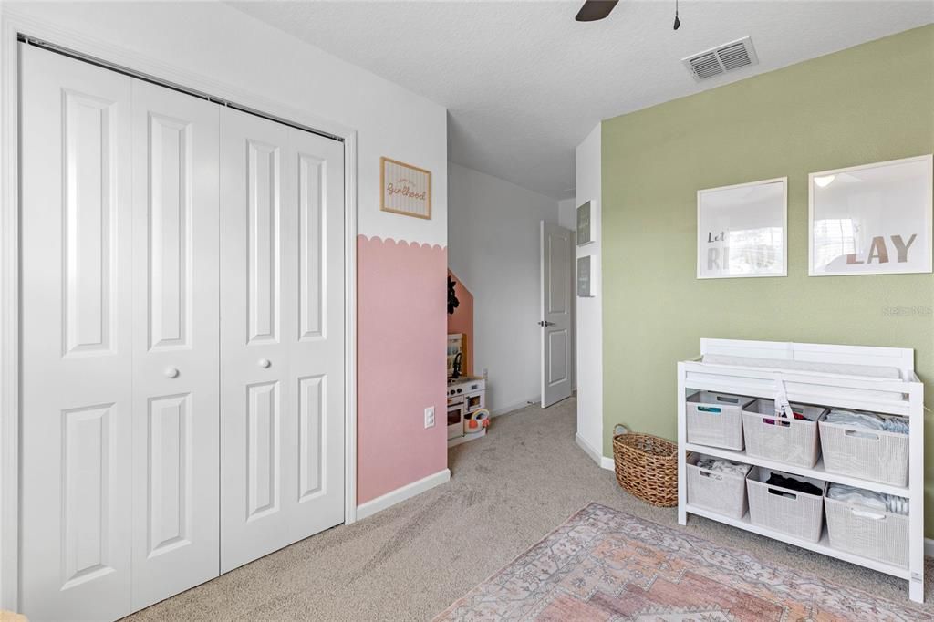 合同活跃: $379,000 (4 贝兹, 2 浴室, 1892 平方英尺)