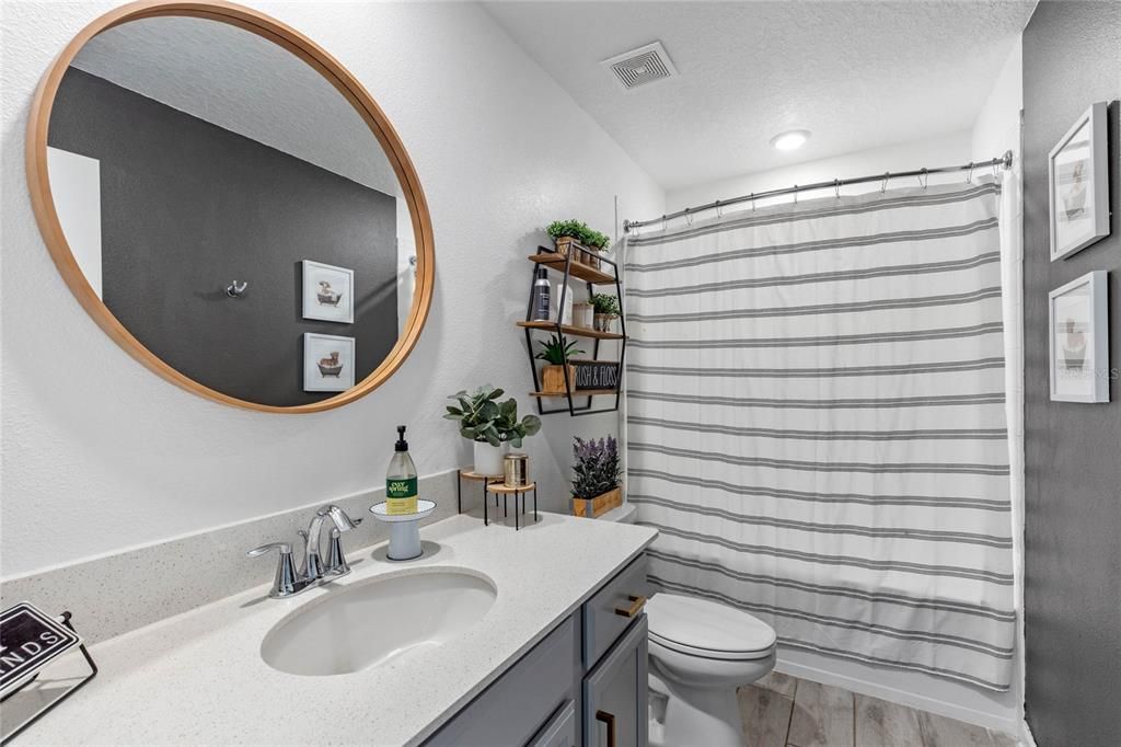 合同活跃: $379,000 (4 贝兹, 2 浴室, 1892 平方英尺)