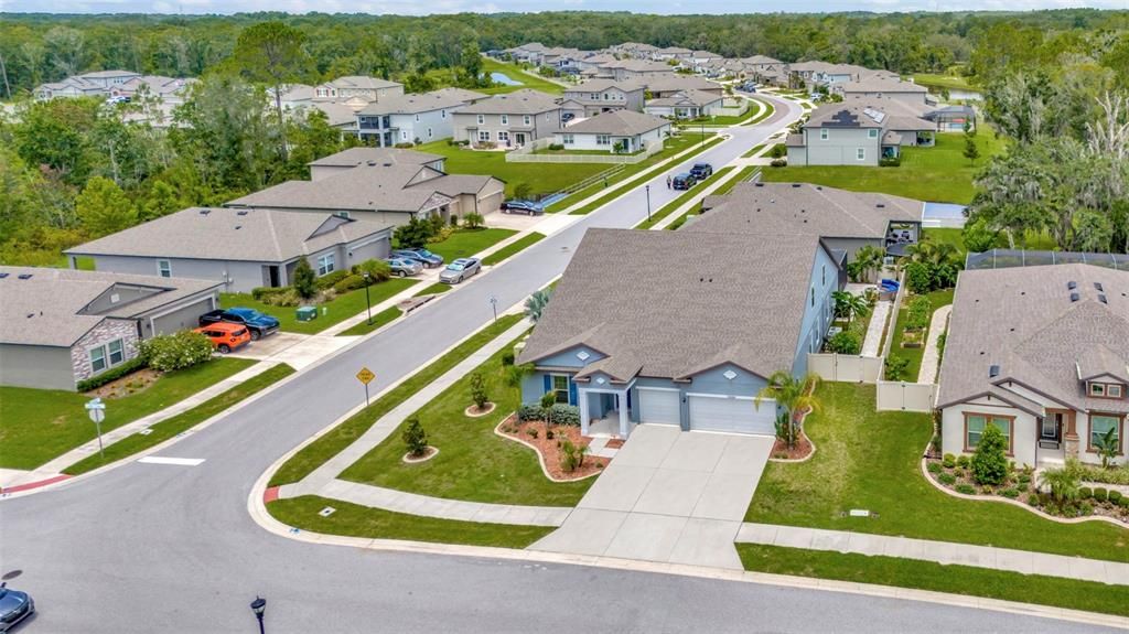 На продажу: $599,900 (6 спален, 4 ванн, 4081 Квадратных фут)