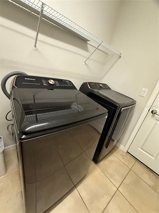 На продажу: $599,900 (6 спален, 4 ванн, 4081 Квадратных фут)