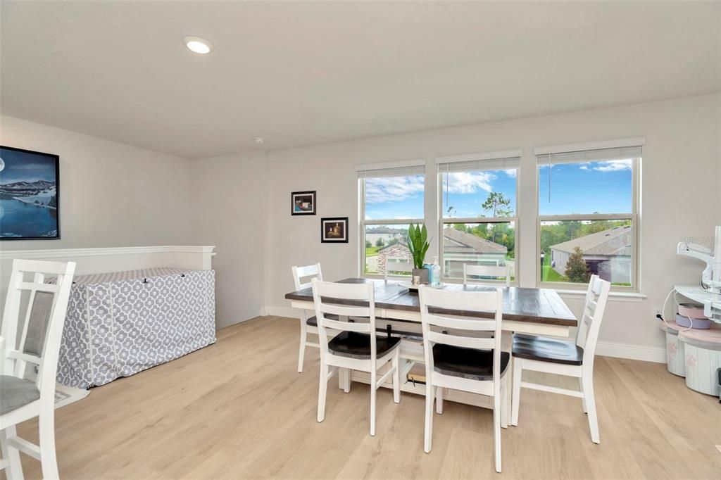 На продажу: $599,900 (6 спален, 4 ванн, 4081 Квадратных фут)