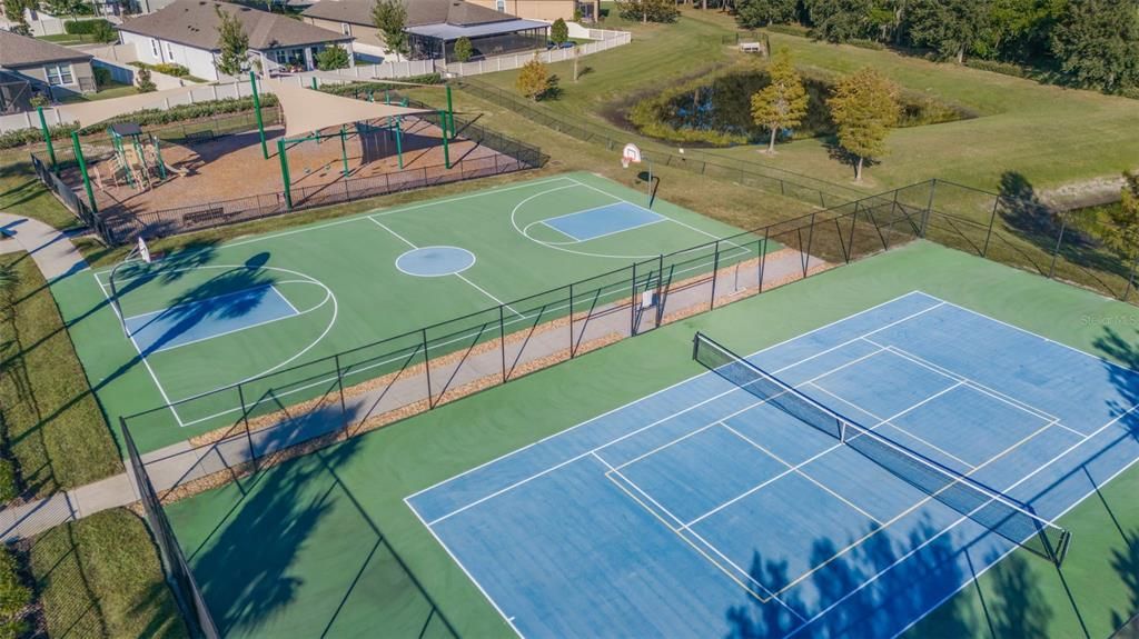 На продажу: $599,900 (6 спален, 4 ванн, 4081 Квадратных фут)