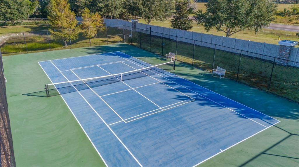 На продажу: $599,900 (6 спален, 4 ванн, 4081 Квадратных фут)