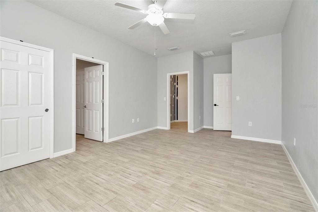 На продажу: $599,900 (6 спален, 4 ванн, 4081 Квадратных фут)