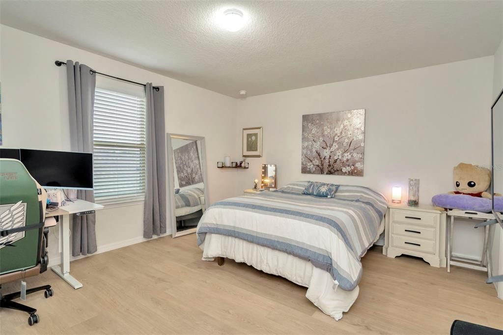 На продажу: $599,900 (6 спален, 4 ванн, 4081 Квадратных фут)