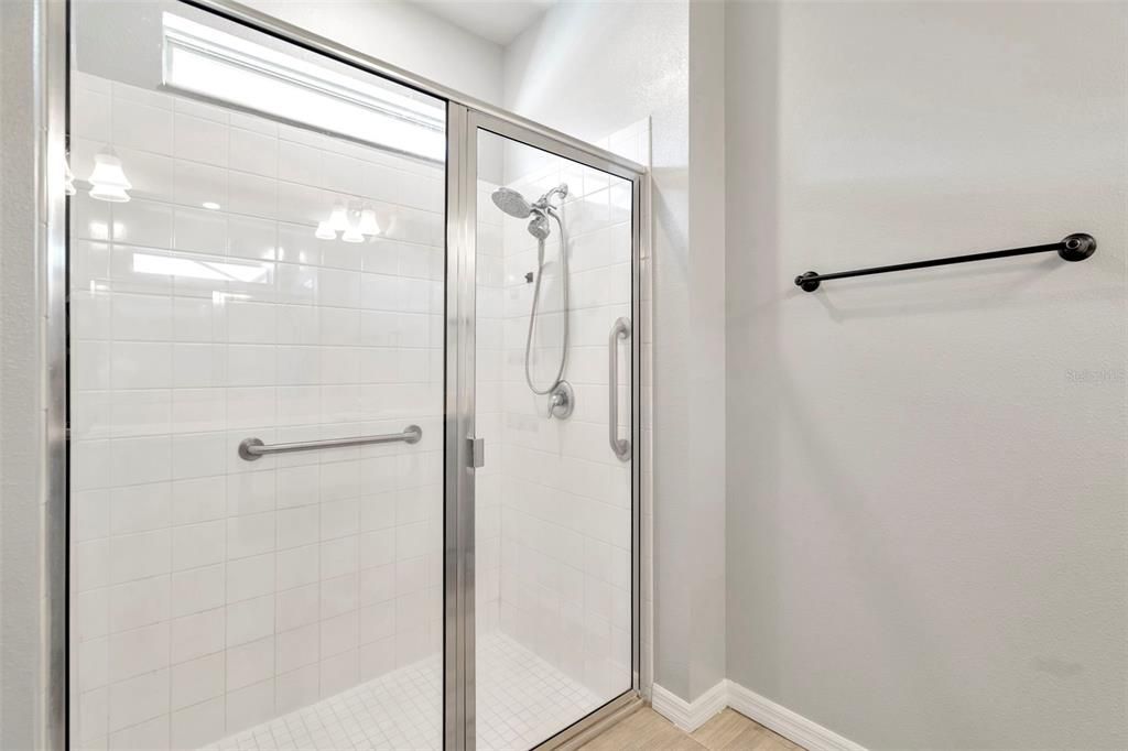 На продажу: $599,900 (6 спален, 4 ванн, 4081 Квадратных фут)