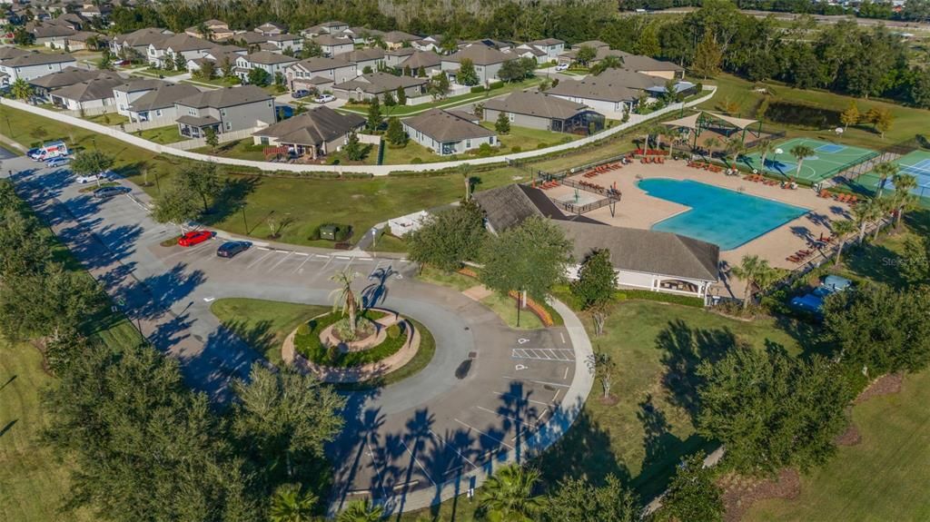 На продажу: $599,900 (6 спален, 4 ванн, 4081 Квадратных фут)