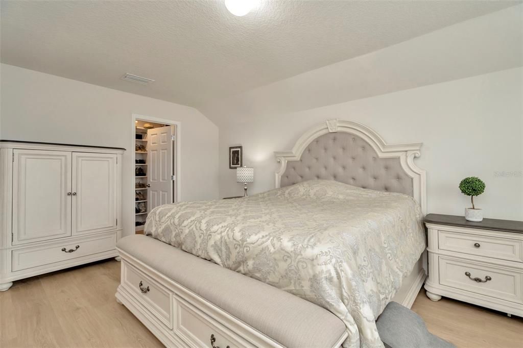 На продажу: $599,900 (6 спален, 4 ванн, 4081 Квадратных фут)