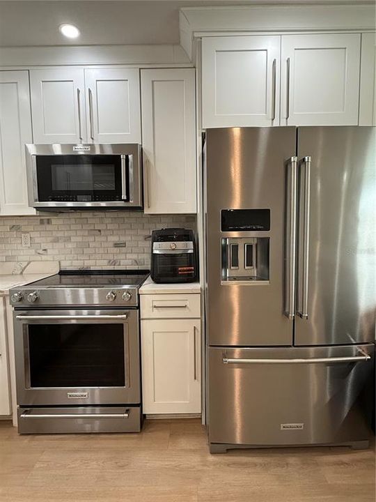 На продажу: $599,900 (6 спален, 4 ванн, 4081 Квадратных фут)