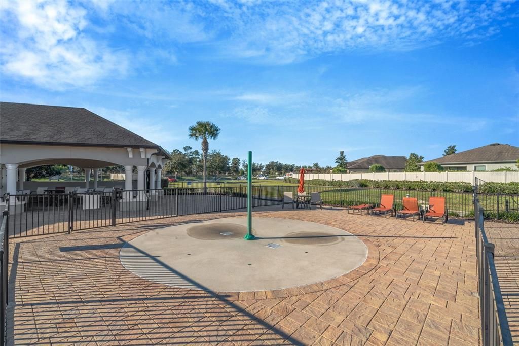 На продажу: $599,900 (6 спален, 4 ванн, 4081 Квадратных фут)