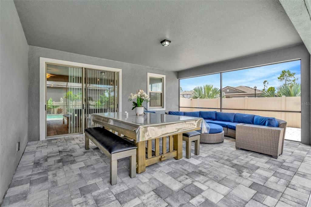 На продажу: $599,900 (6 спален, 4 ванн, 4081 Квадратных фут)