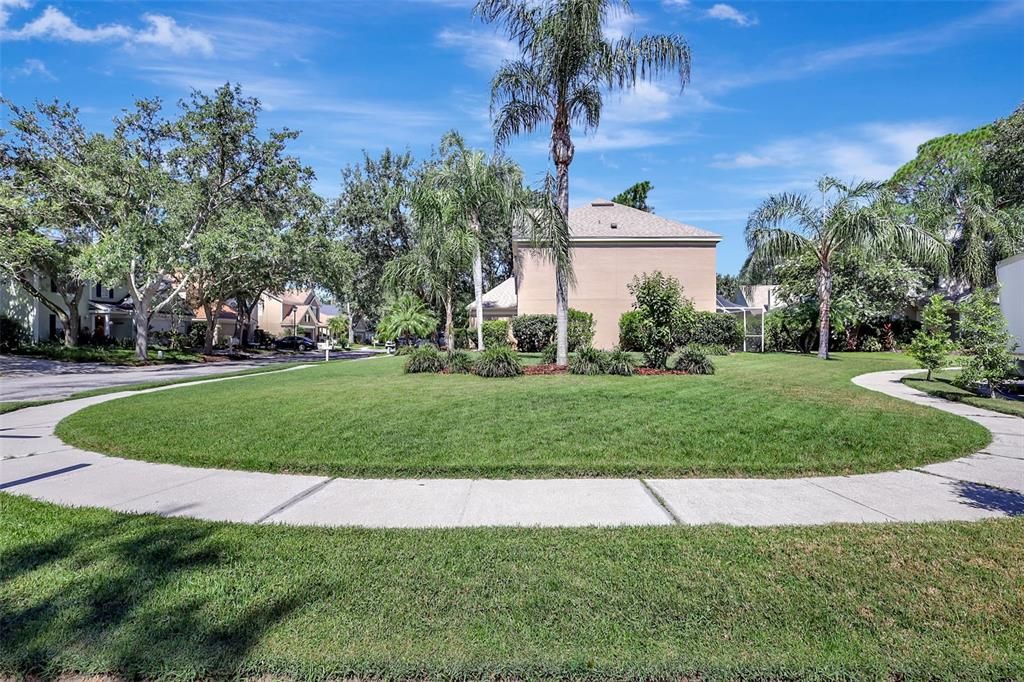 合同活跃: $450,000 (4 贝兹, 2 浴室, 2169 平方英尺)