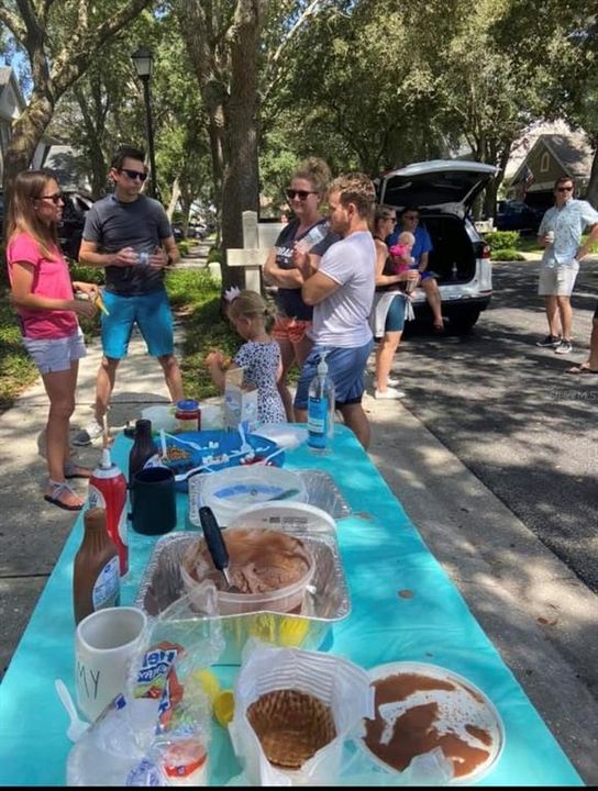 合同活跃: $450,000 (4 贝兹, 2 浴室, 2169 平方英尺)