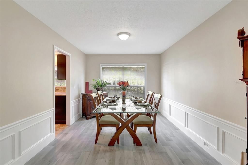 合同活跃: $450,000 (4 贝兹, 2 浴室, 2169 平方英尺)