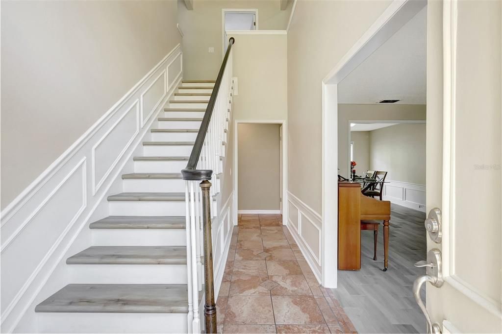 合同活跃: $450,000 (4 贝兹, 2 浴室, 2169 平方英尺)