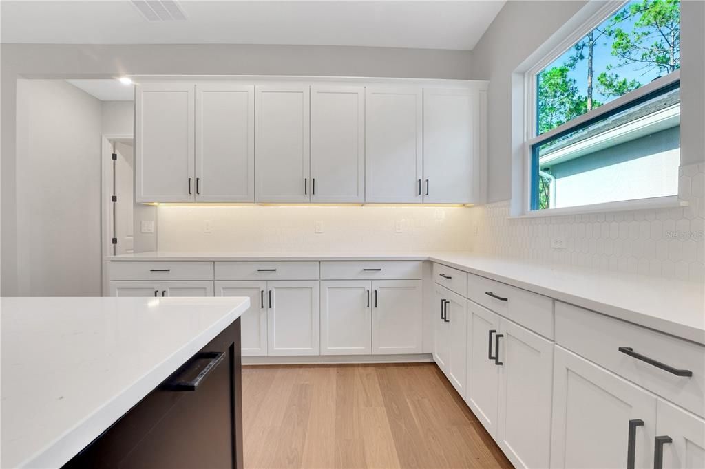 Active With Contract: $1,125,970 (4 beds, 4 baths, 3100 Square Feet)