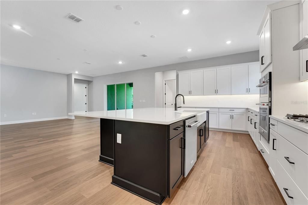 Active With Contract: $1,125,970 (4 beds, 4 baths, 3100 Square Feet)