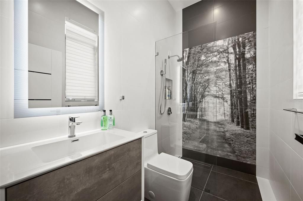 En Renta: $6,300 (3 camas, 3 baños, 2718 Pies cuadrados)