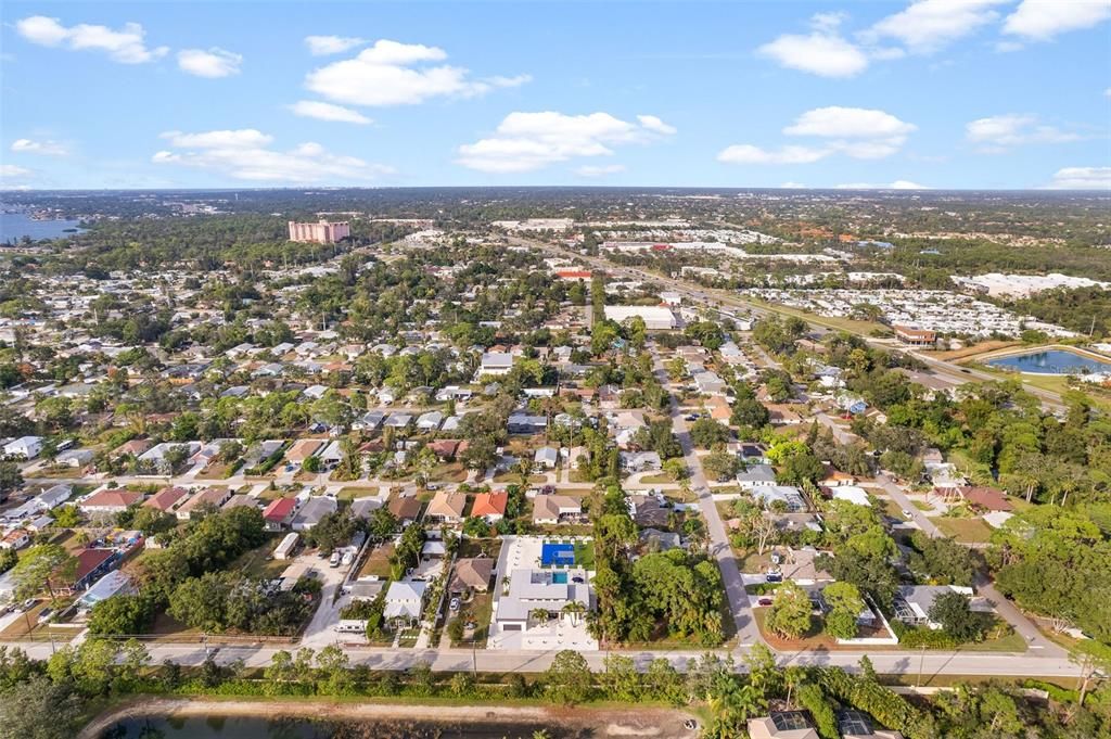 En Renta: $6,300 (3 camas, 3 baños, 2718 Pies cuadrados)