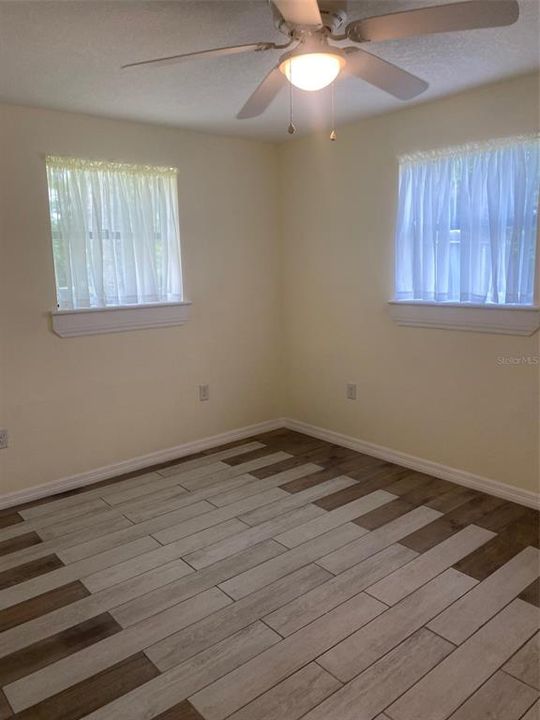 For Sale: $259,000 (2 beds, 1 baths, 700 Square Feet)