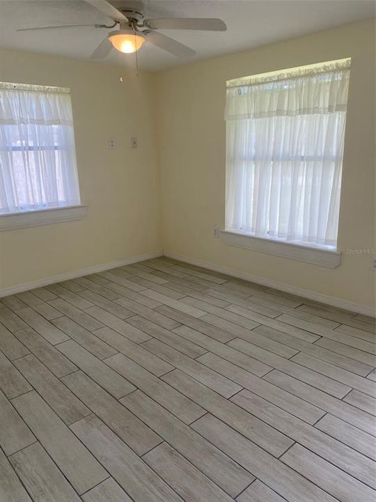 For Sale: $259,000 (2 beds, 1 baths, 700 Square Feet)