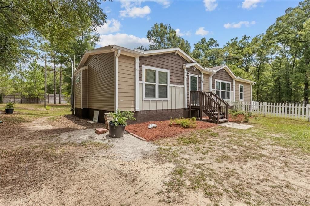 Activo con contrato: $296,000 (3 camas, 2 baños, 1568 Pies cuadrados)