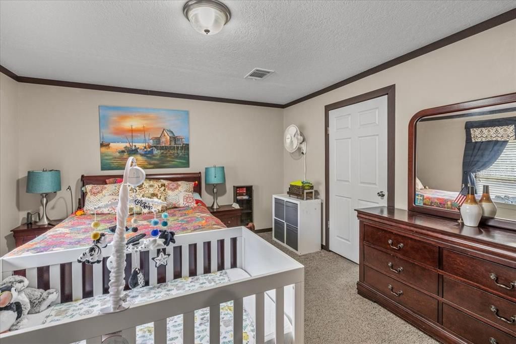 Activo con contrato: $296,000 (3 camas, 2 baños, 1568 Pies cuadrados)