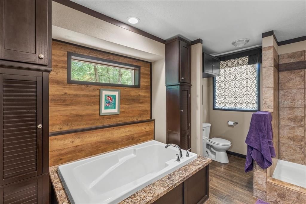 Activo con contrato: $296,000 (3 camas, 2 baños, 1568 Pies cuadrados)